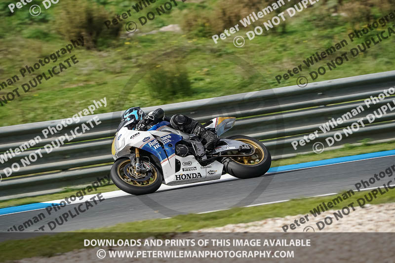 estoril;event digital images;motorbikes;no limits;peter wileman photography;portugal;trackday;trackday digital images